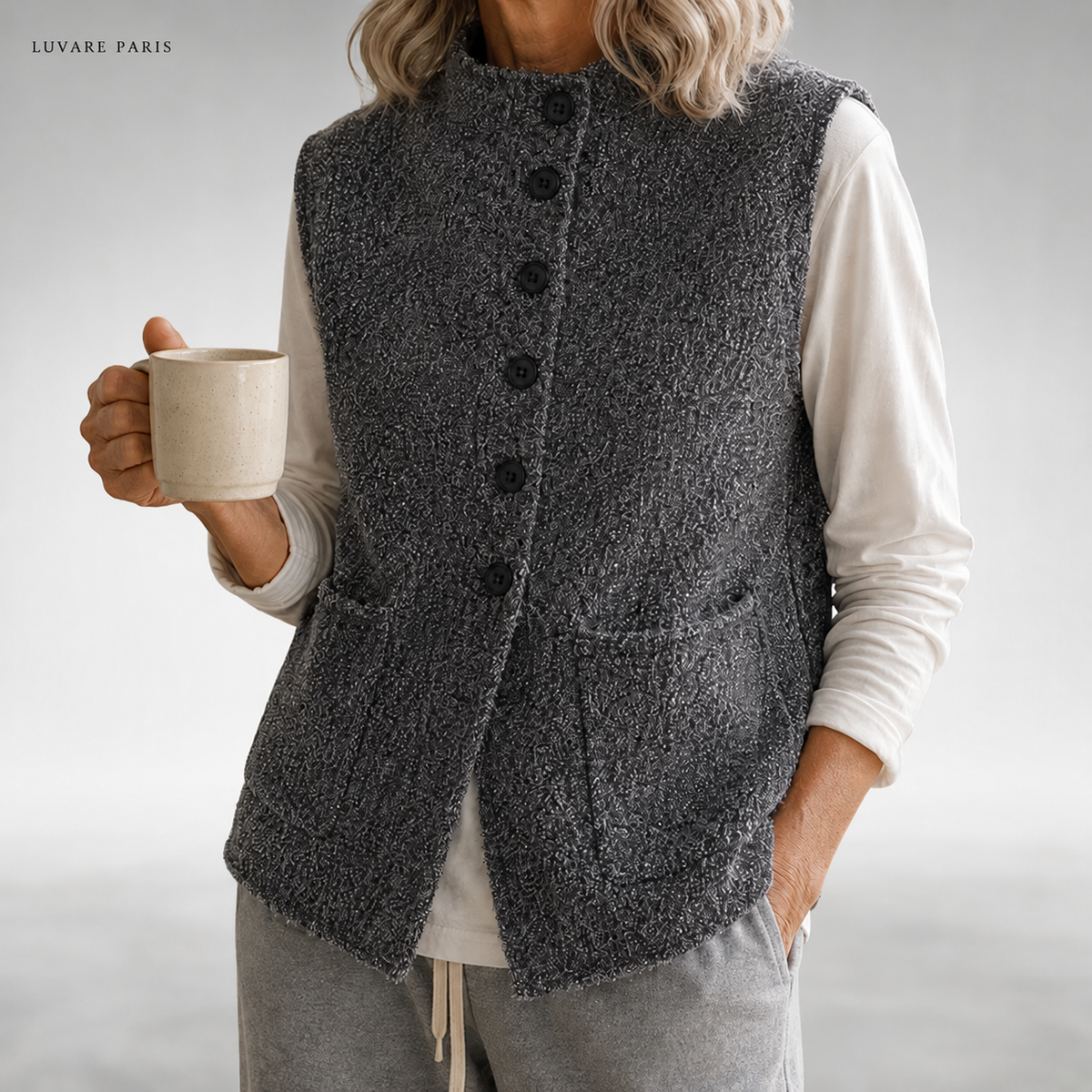 Gilet con Collo Alto e Bottoni