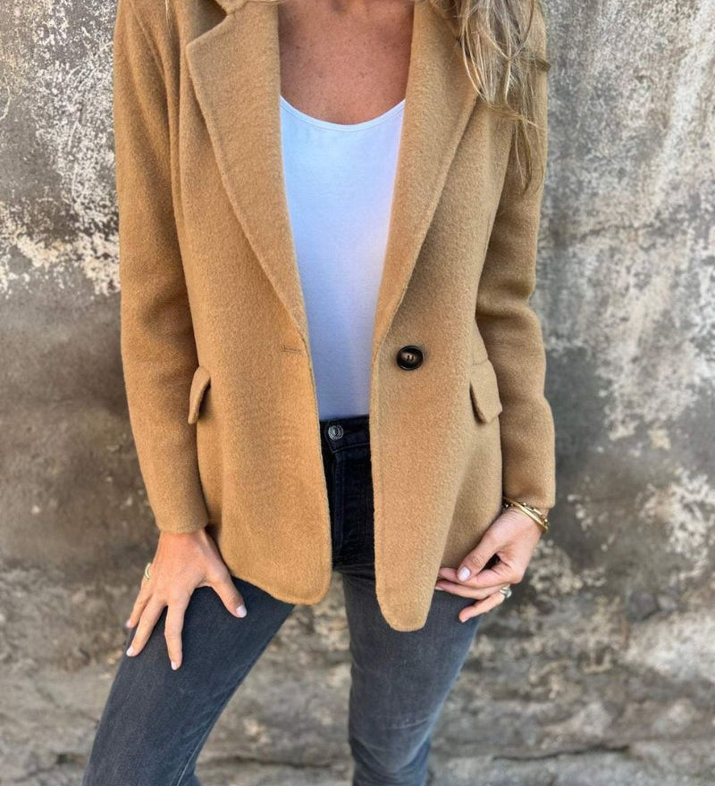 Paola - Eleganza Calda per Ogni Stagione
