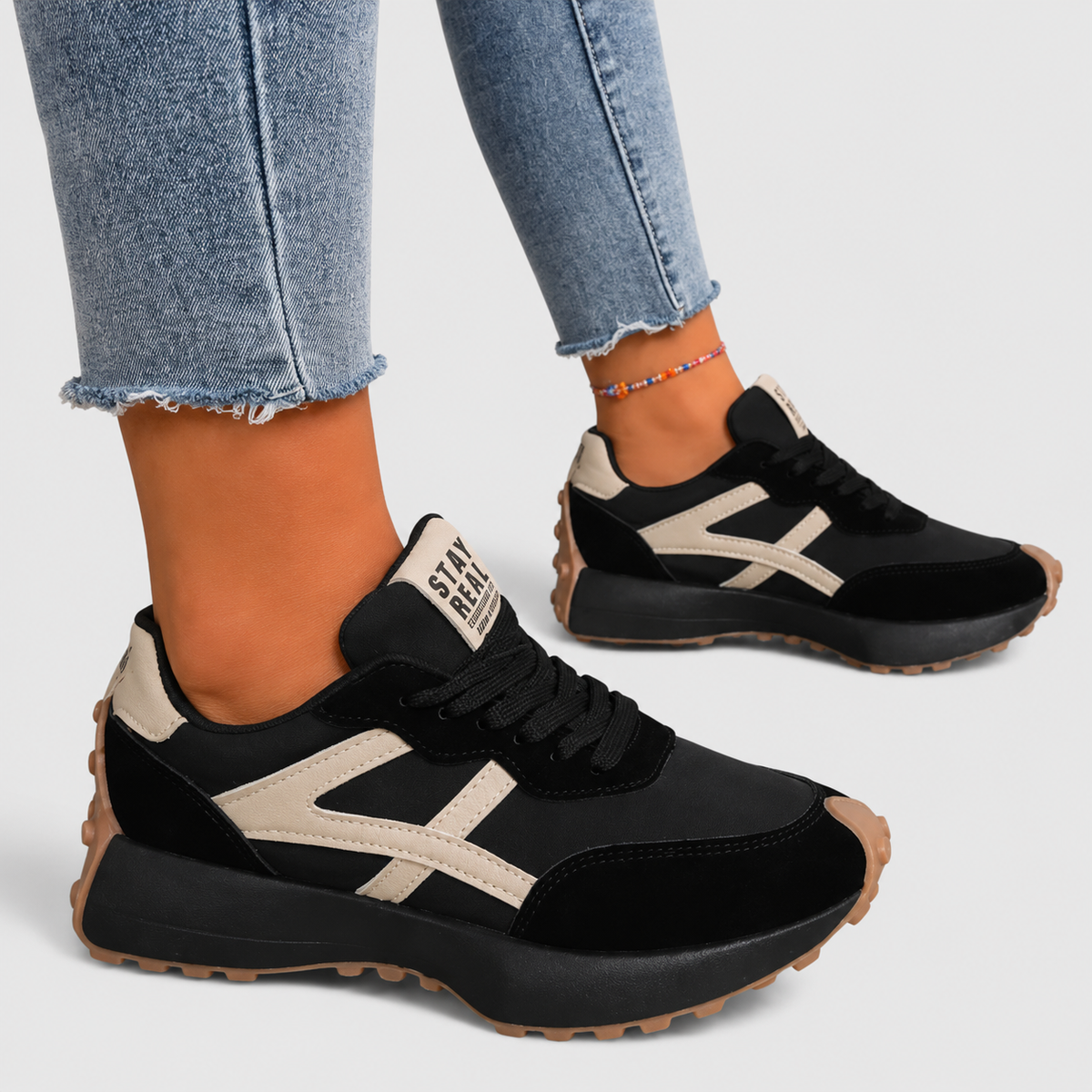 Sneakers con Bande Incrociate