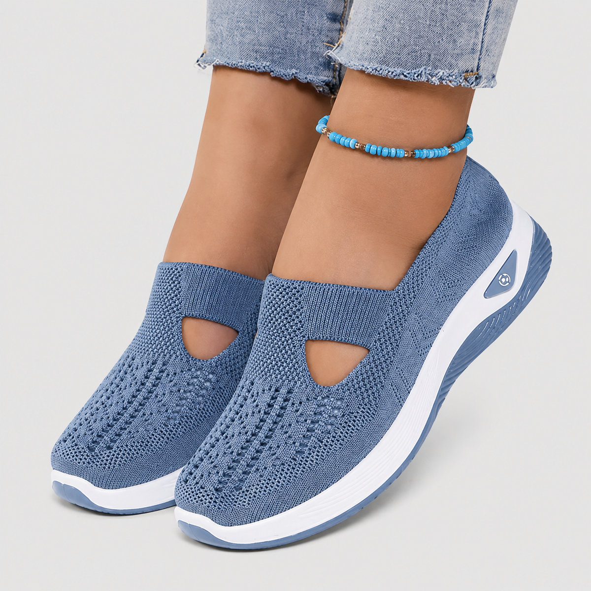 Scarpe Slip-On con Dettaglio a T