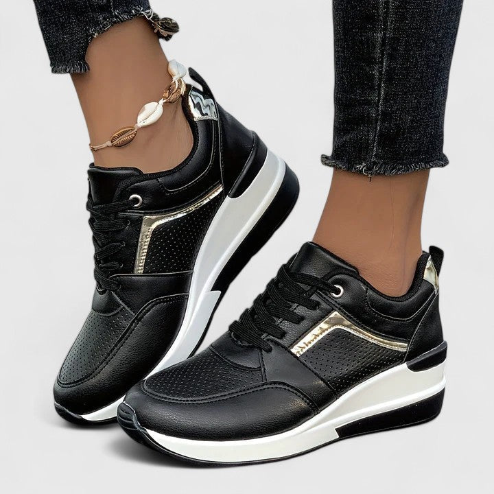 Sneakers con Zeppa e Inserti Lucidi
