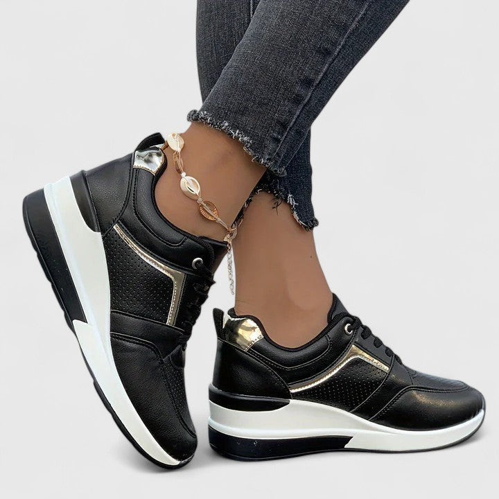 Sneakers con Zeppa e Inserti Lucidi
