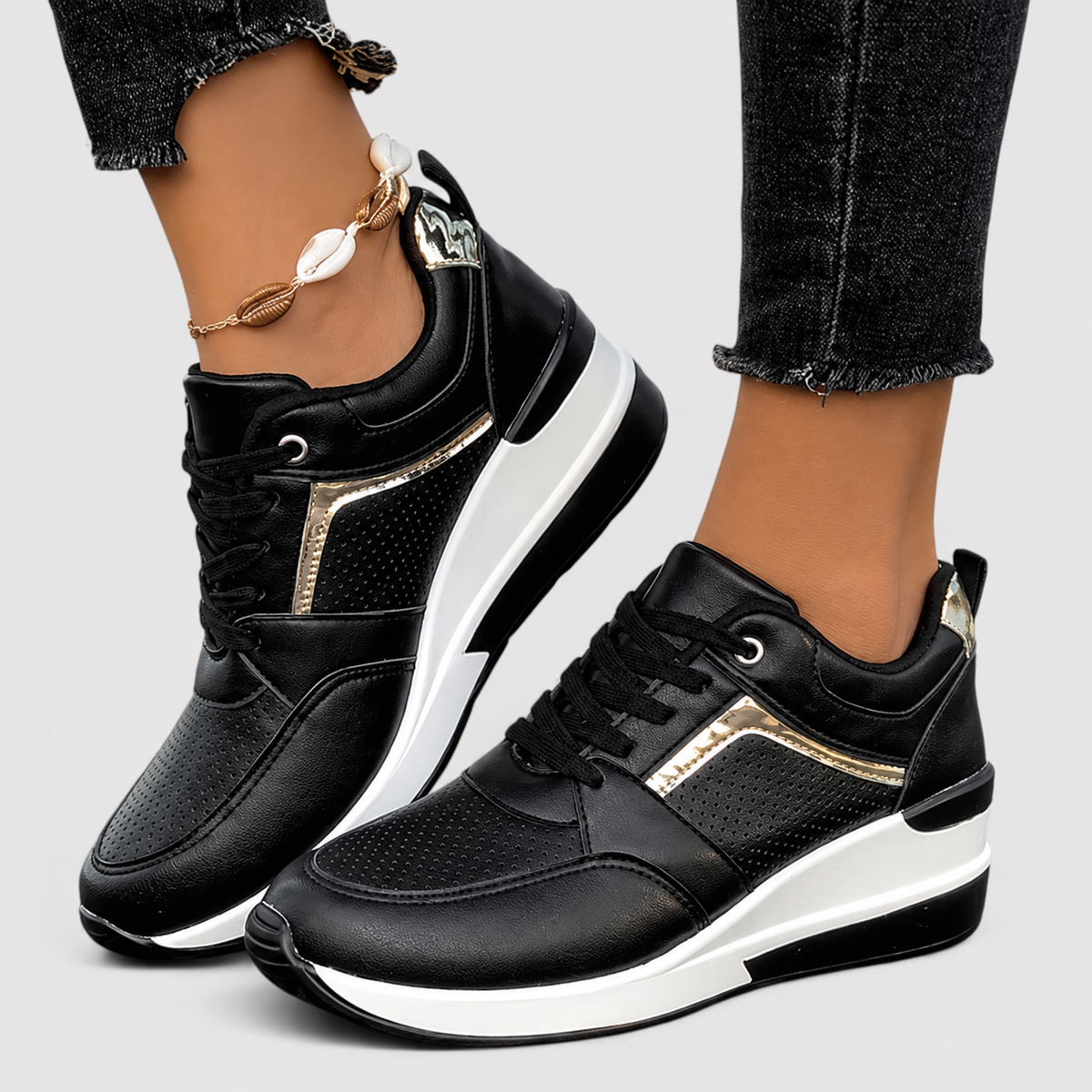 Sneakers con Zeppa e Inserti Lucidi