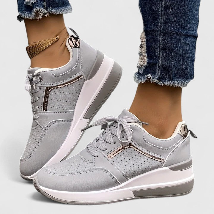 Sneakers con Zeppa e Inserti Lucidi