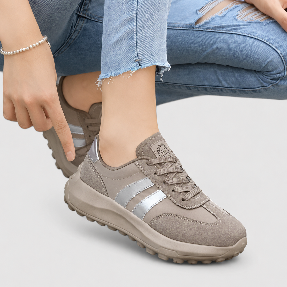 Sneakers con Fasce a Contrasto