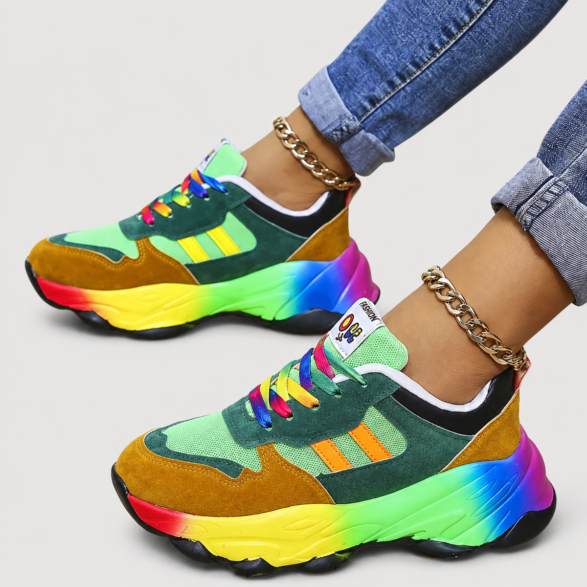 Sneakers con Suola Sagomata