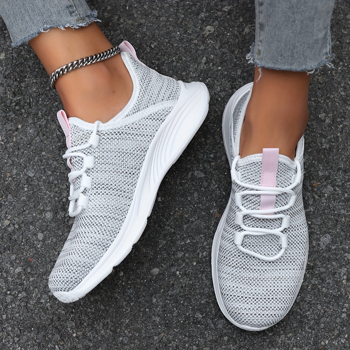 Sneakers con Lacci e Trama Intrecciata