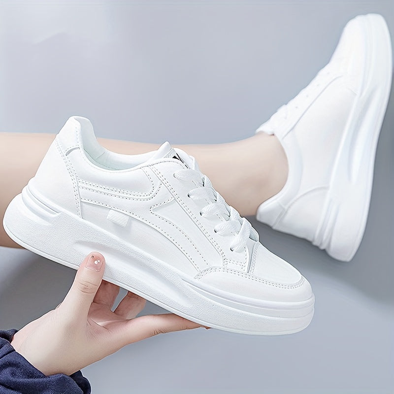 Sneakers con Dettagli a Contrasto