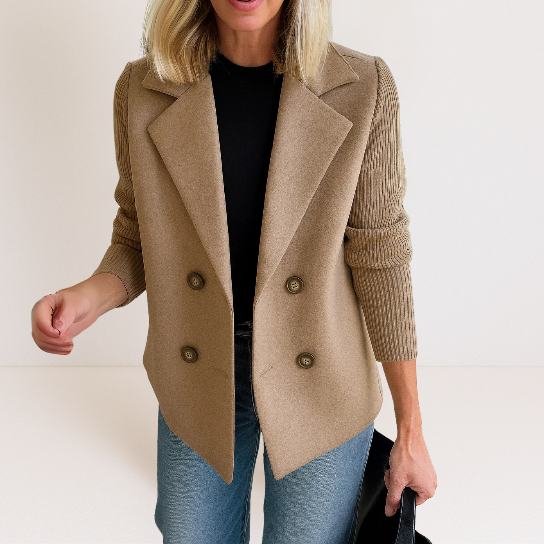 Cappotto sartoriale con maniche in maglia