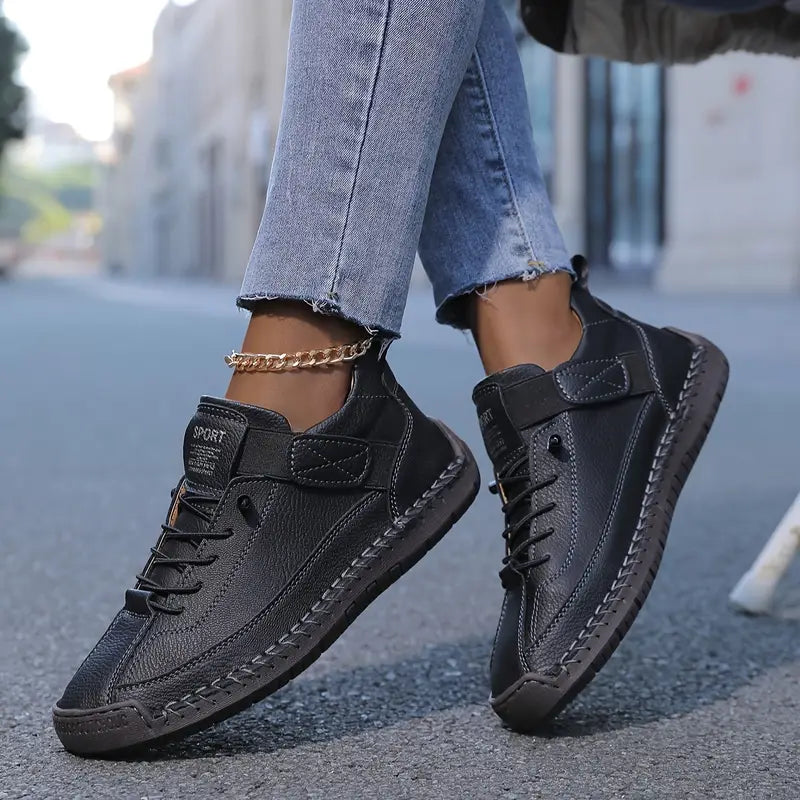 Sneakers con Cinturino e Lacci