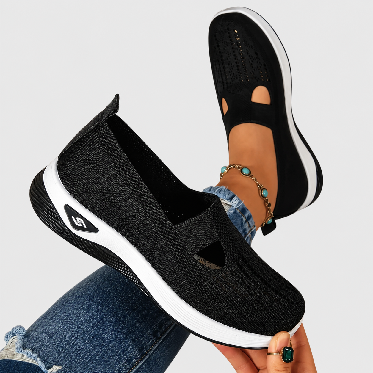 Scarpe Slip-On con Aperture Laterali