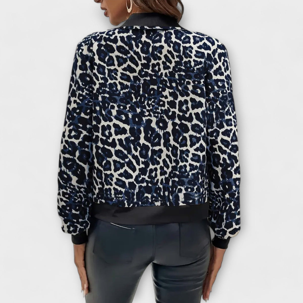 Elegante giacca leopardata