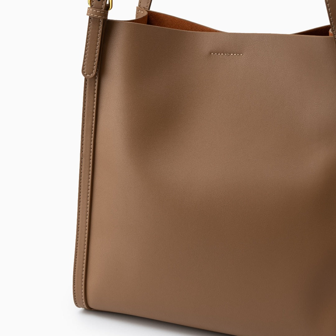 Camille - Borsa