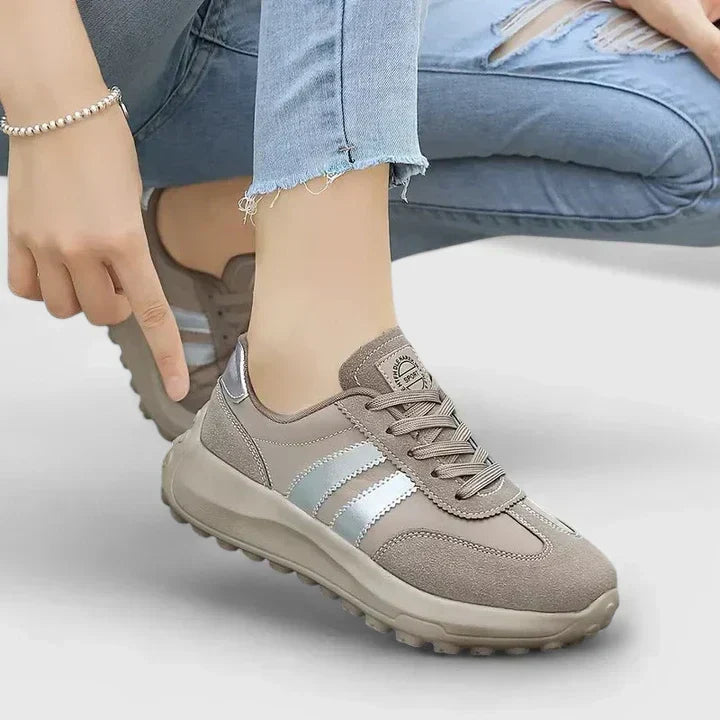 Sneakers con Fasce a Contrasto