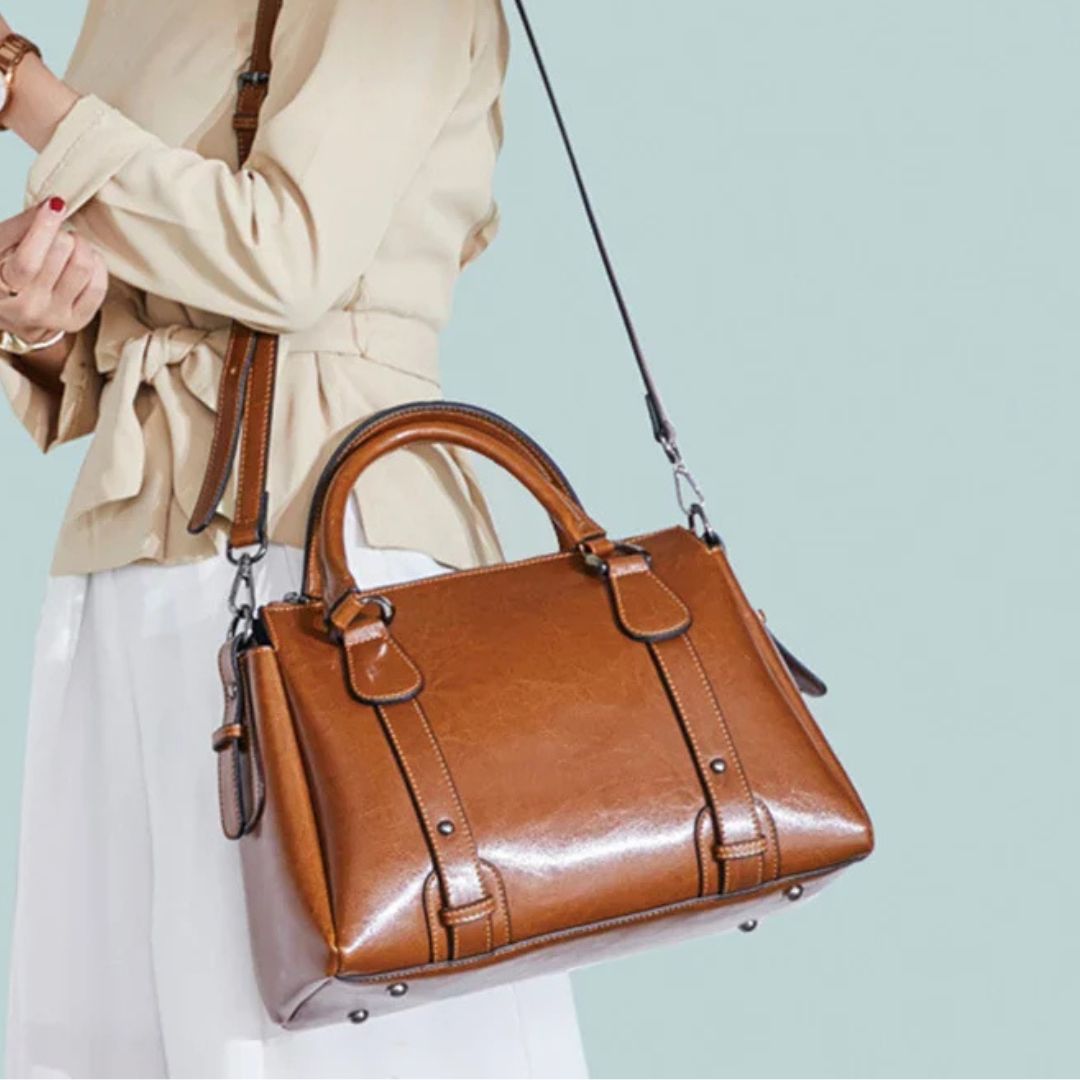 Borsa a spalla lucida
