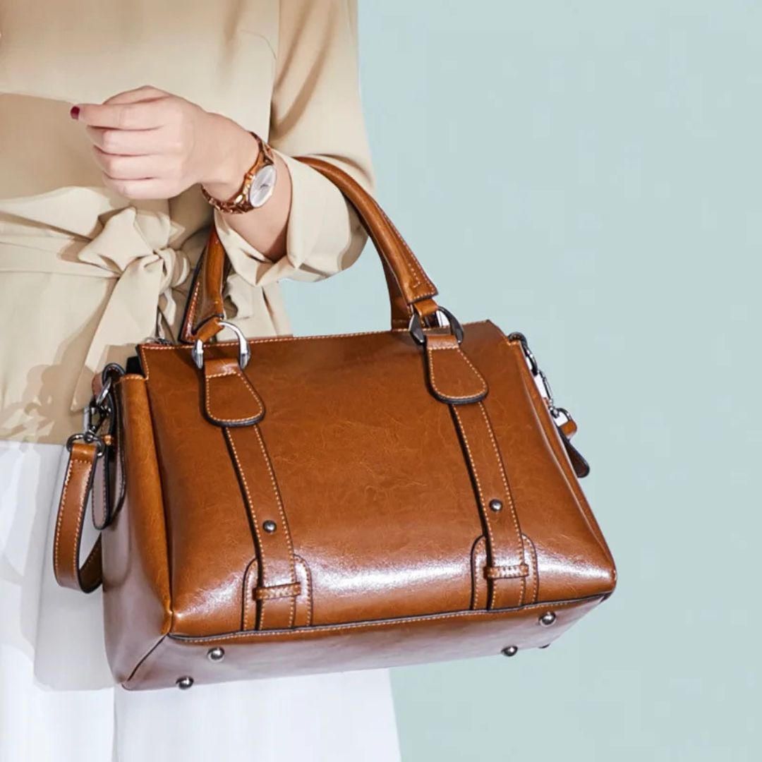 Borsa a spalla lucida