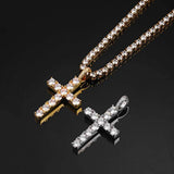 Collana croce in moissanite