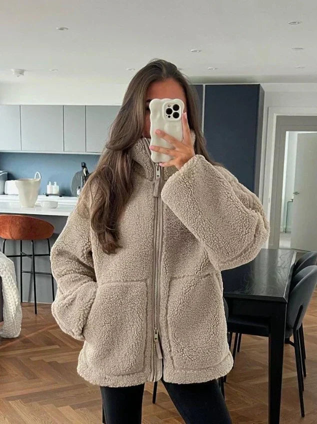 Morbida giacca teddy con zip