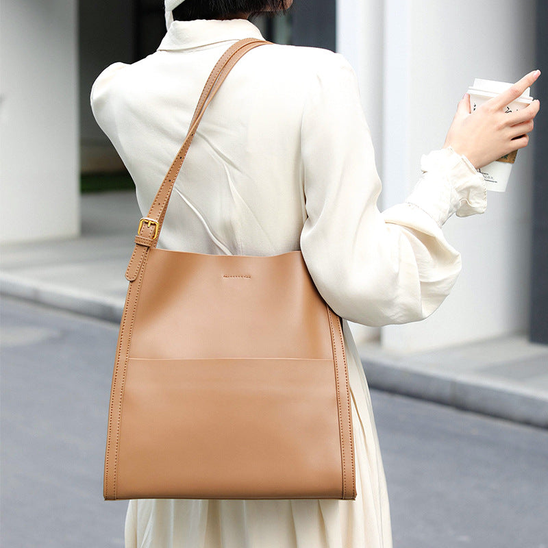 Camille - Borsa