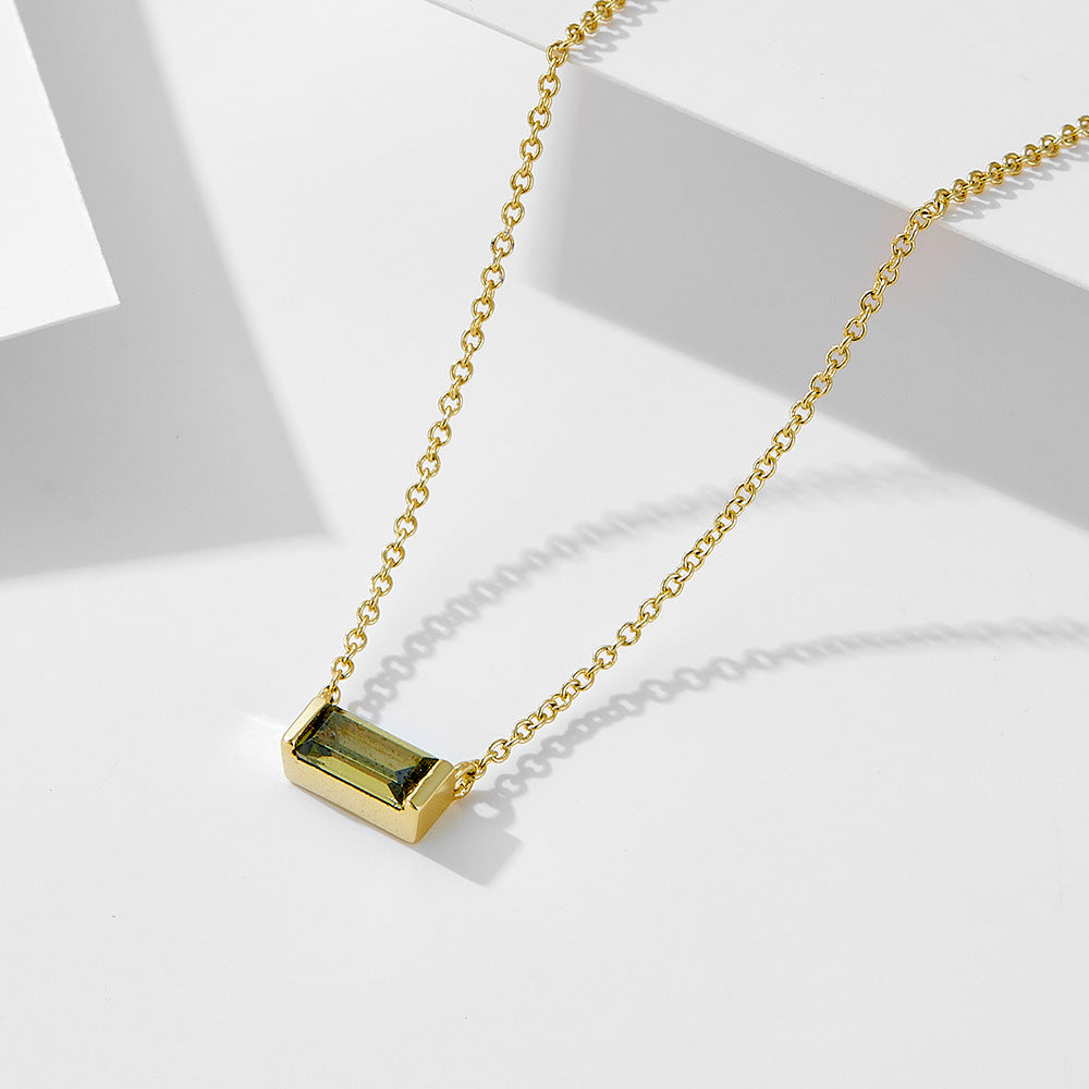 Livia – Collana in argento con piccolo pendente