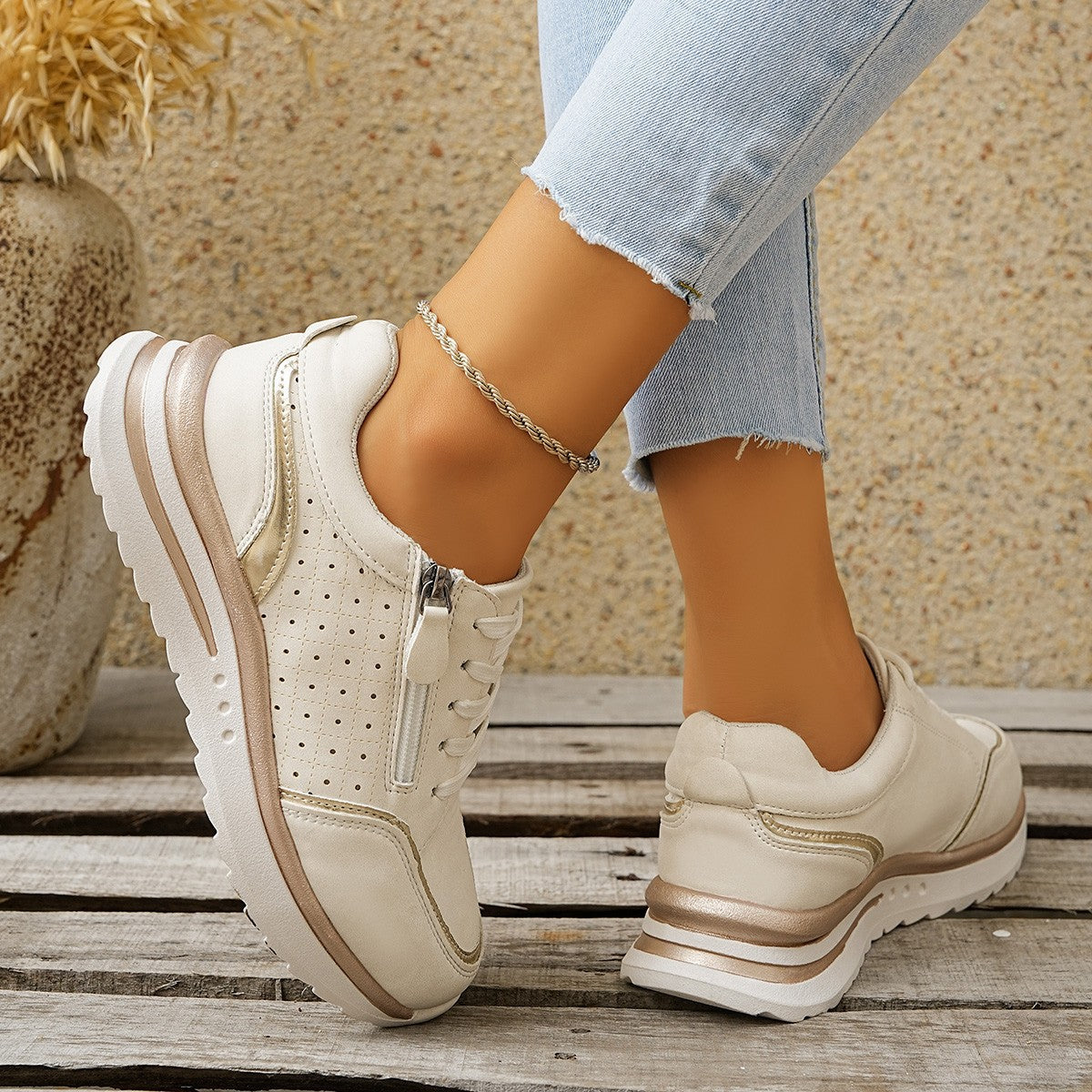 Sneakers con Cuciture a Vista