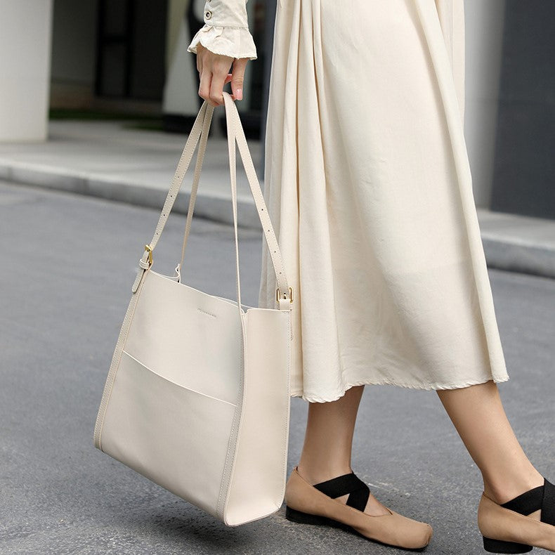 Camille - Borsa