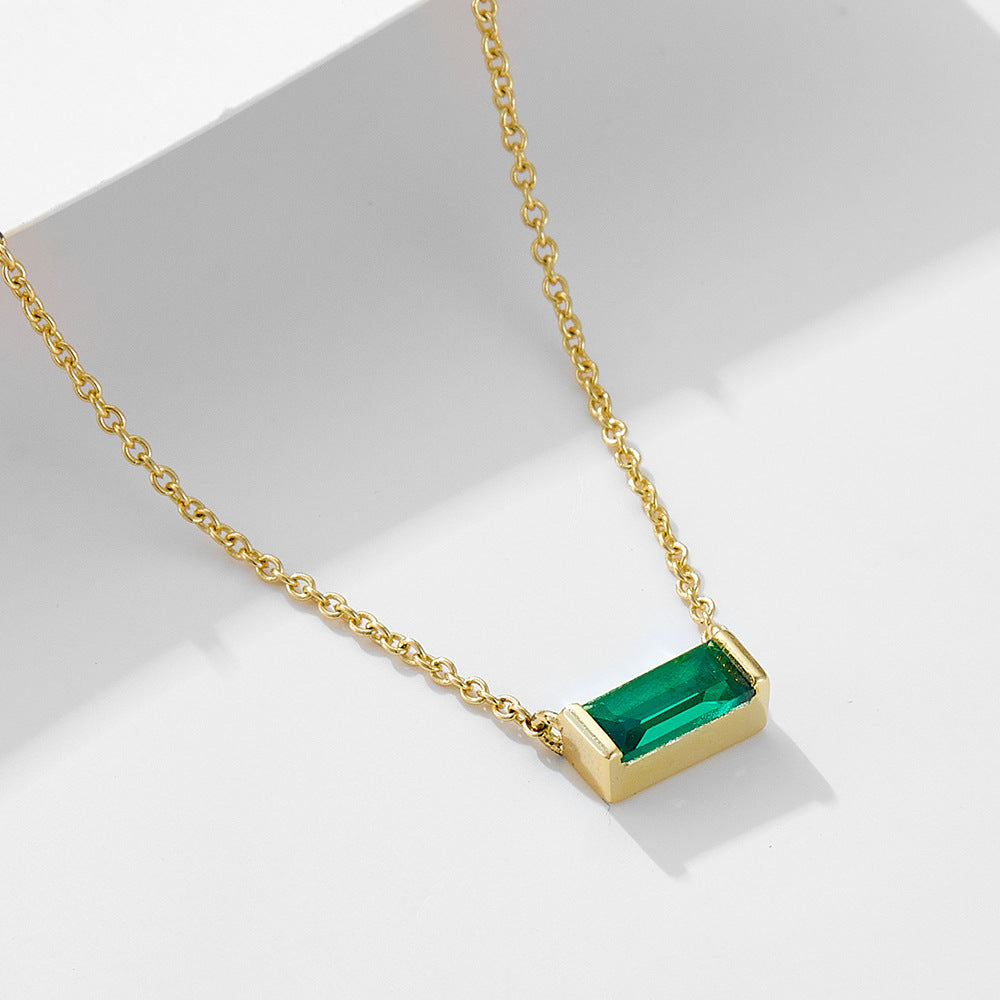 Livia – Collana in argento con piccolo pendente