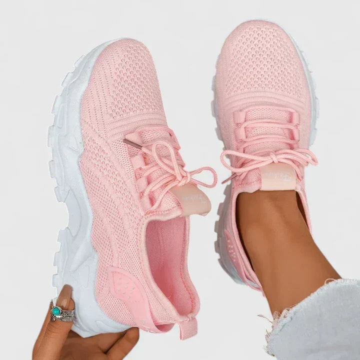 Sneakers Traforate con Lacci