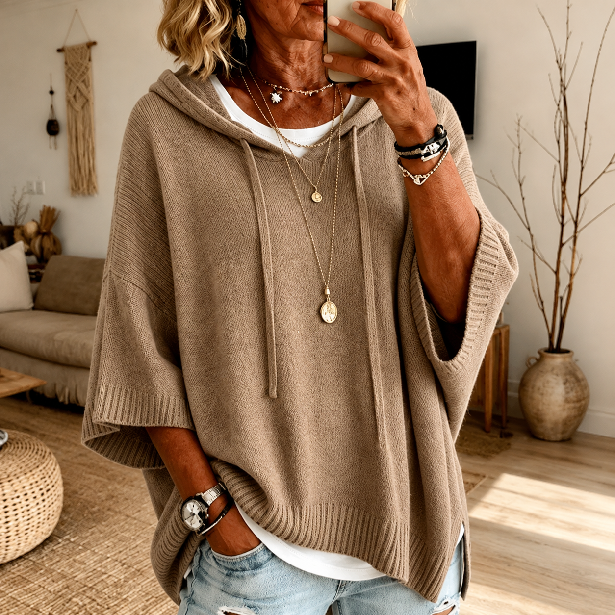 Maglia poncho color tortora con cappuccio
