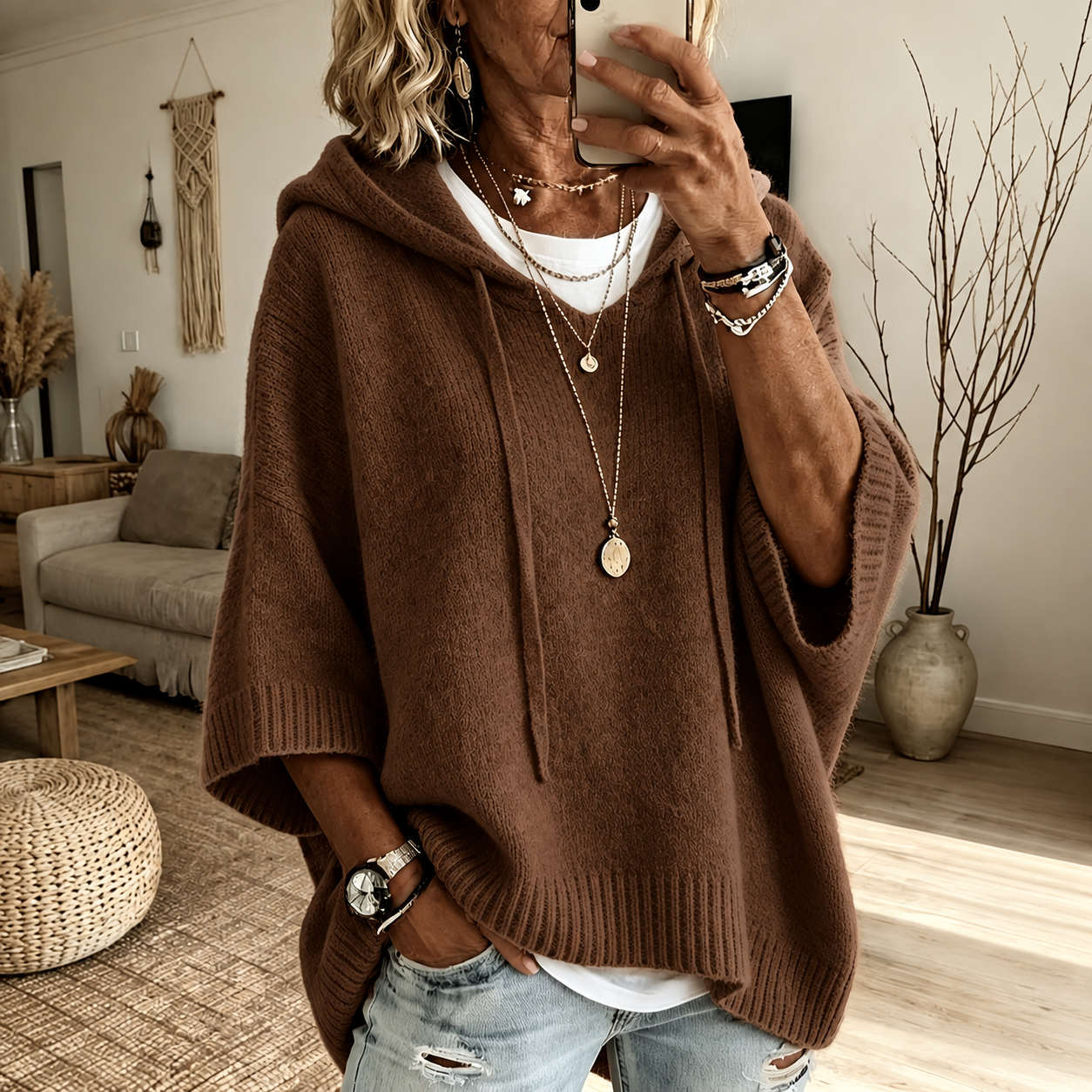 Maglia poncho marrone con cappuccio