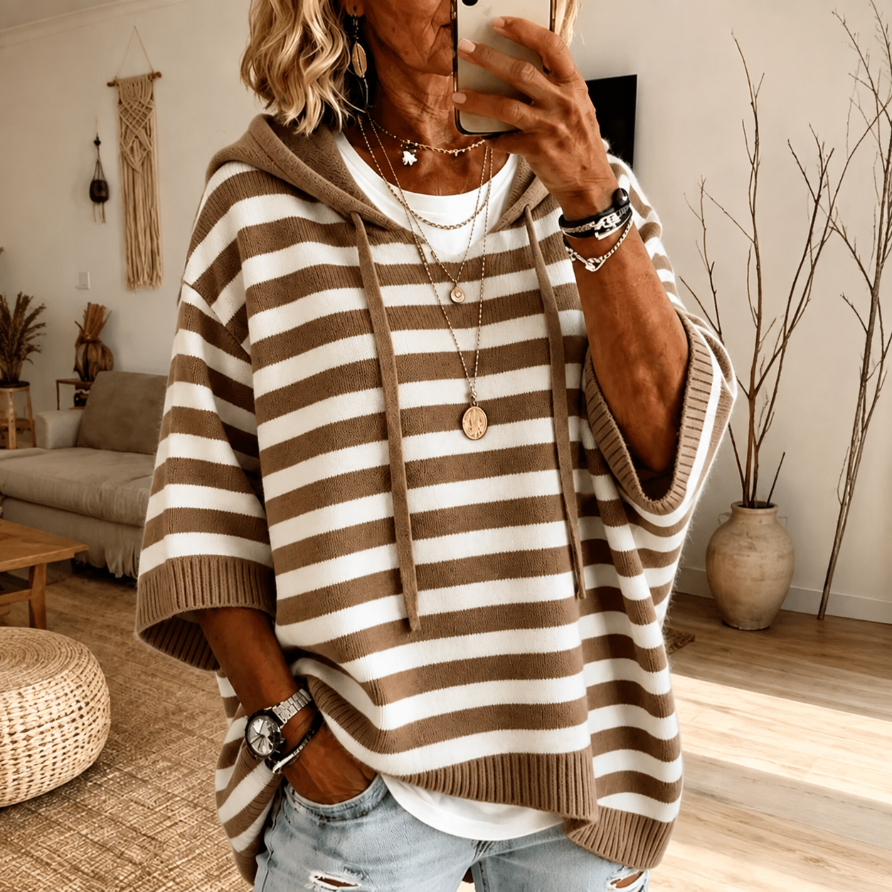 Maglia poncho a righe color tortora con cappuccio