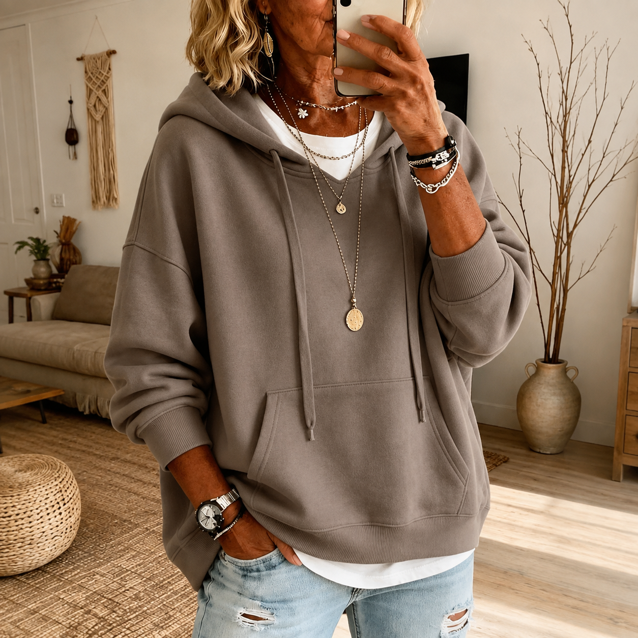Maglia oversize color tortora con cappuccio