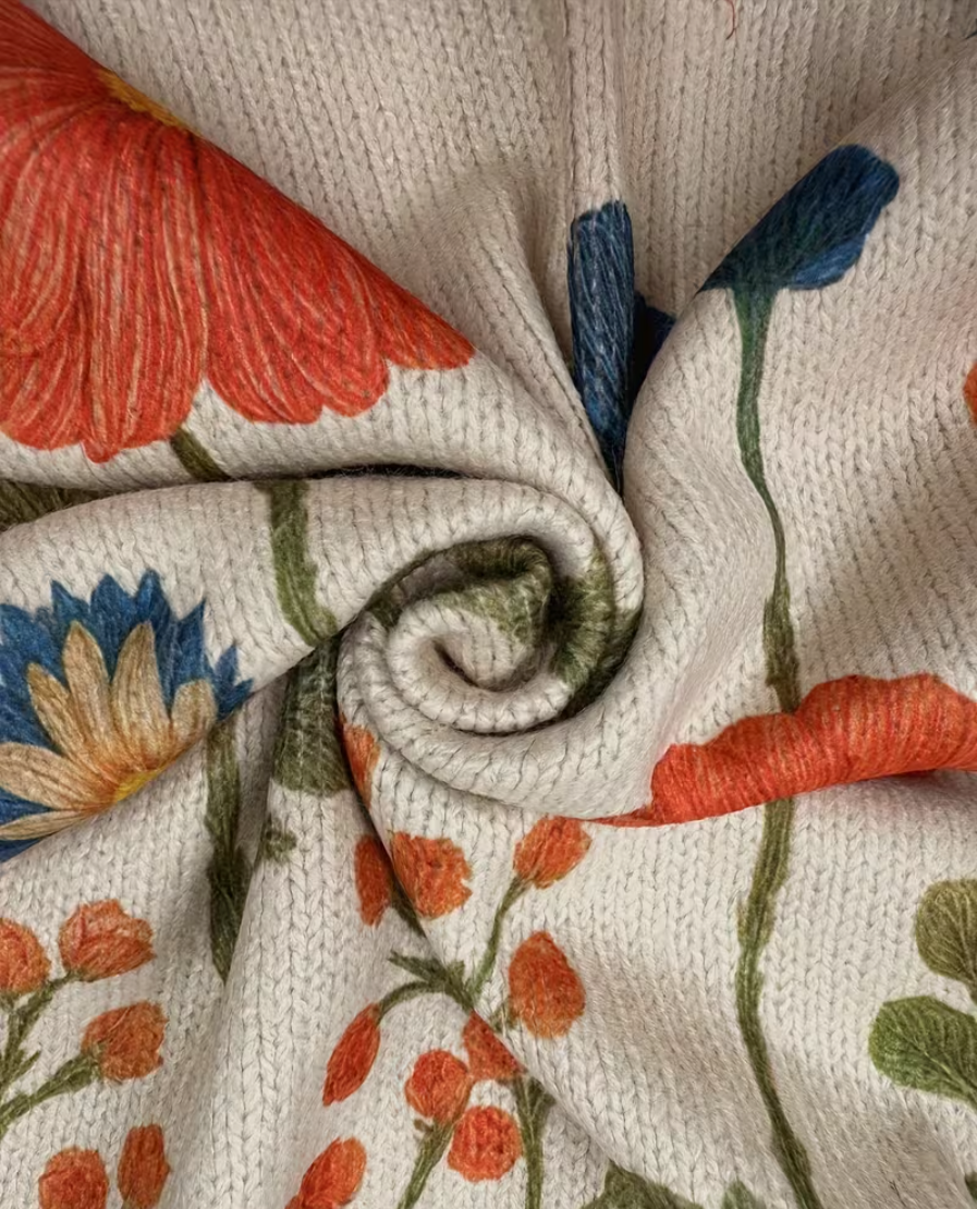 Cardigan con Zip e Fiori di Prato