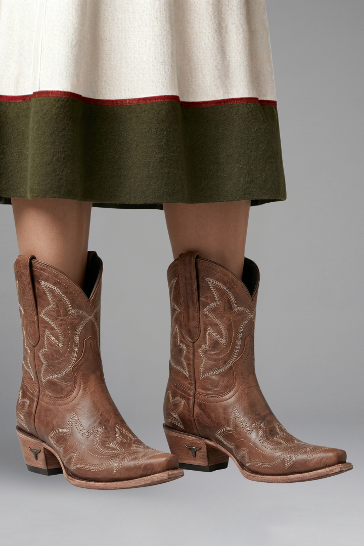 Stivale western con cuciture decorative