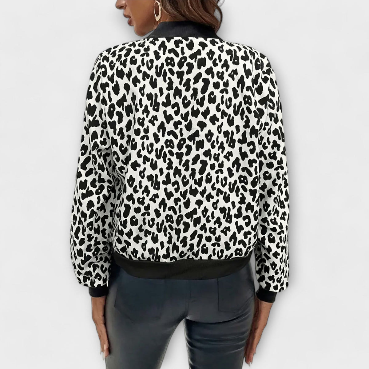 Elegante giacca leopardata
