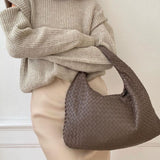 Rosaria | Eleganza Oversize dal Design Pratico