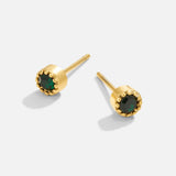 Juliette – Orecchini dorati con pietra verde.