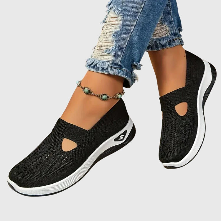 Scarpe Slip-On con Aperture Laterali