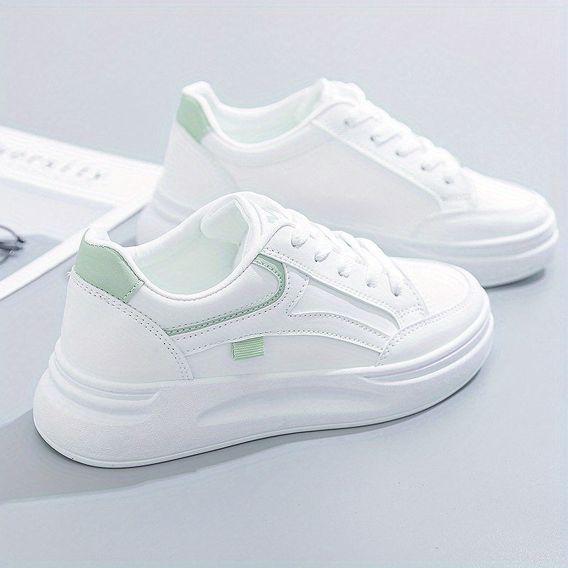 Sneakers con Dettagli a Contrasto