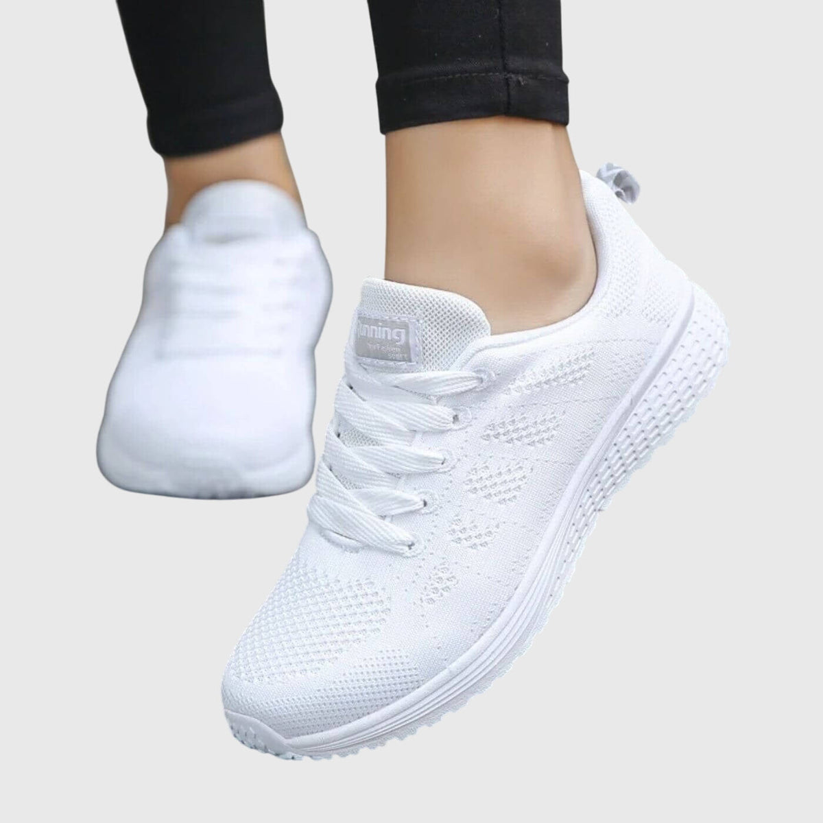 Sneakers con Dettagli Traforati