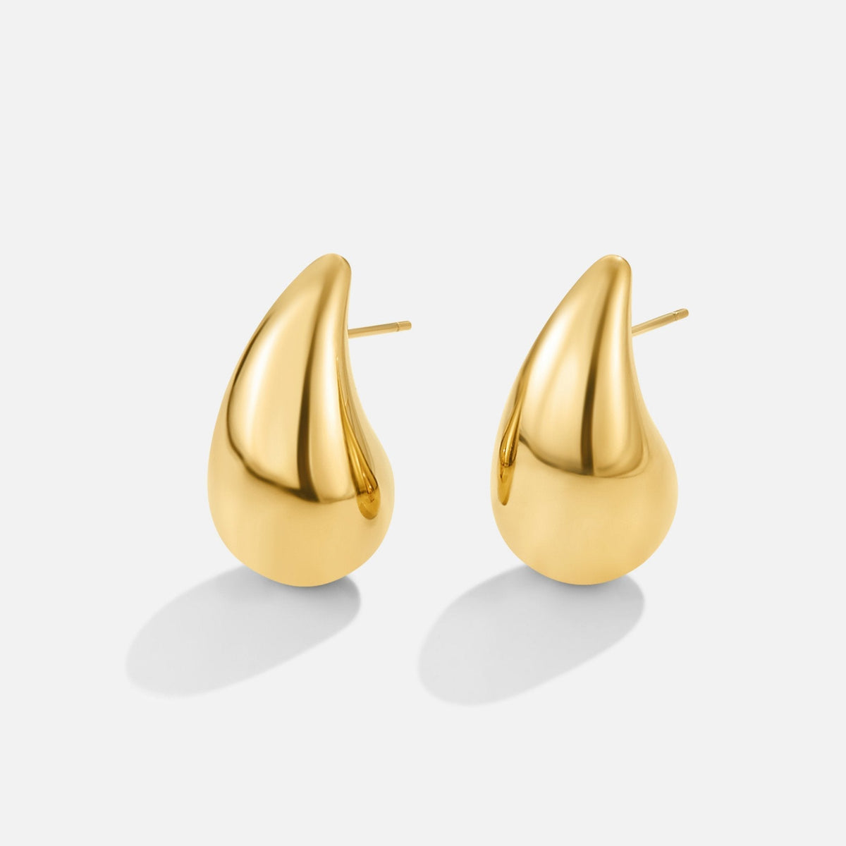Anne – Orecchini a cerchio in oro con una curva delicata