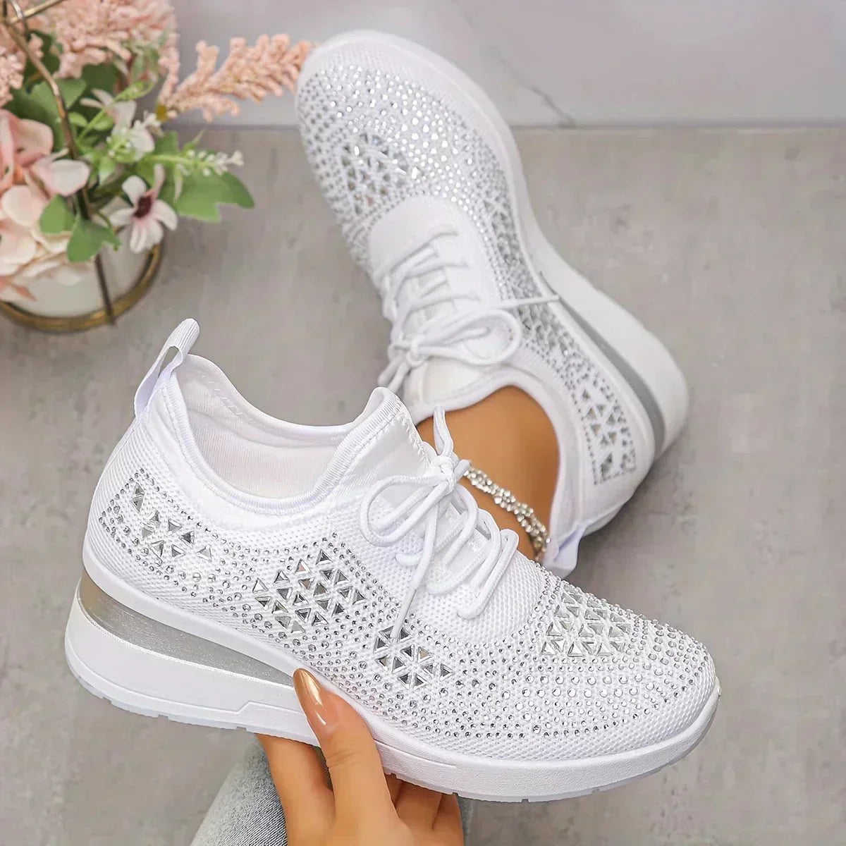 Sneakers Traforate con Zeppa