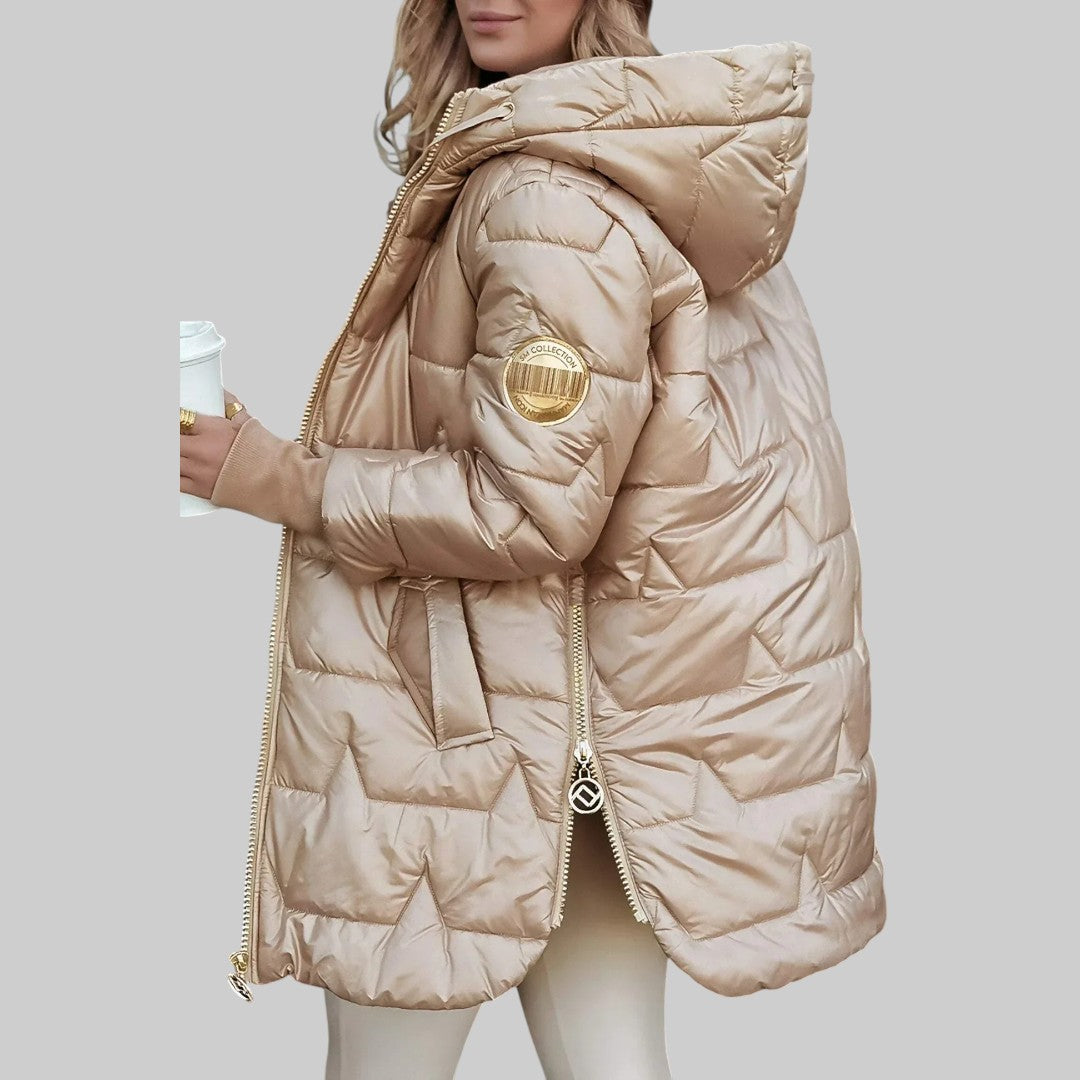 Cappotto elegante autunnale con cappuccio