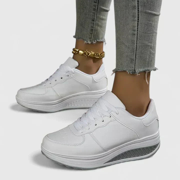 Sneakers con Suola Ondulata