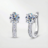 Orecchini a cerchio con moissanite incastonata a canale